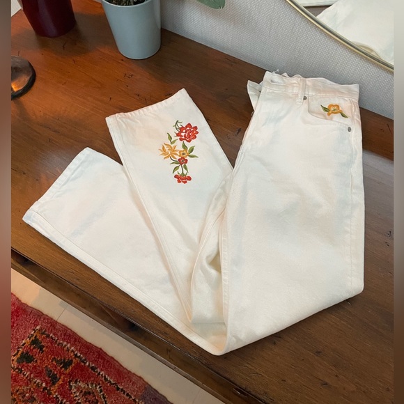 NWT reformation cynthia high rise straight jeans in flora embroidery - Picture 6 of 14
